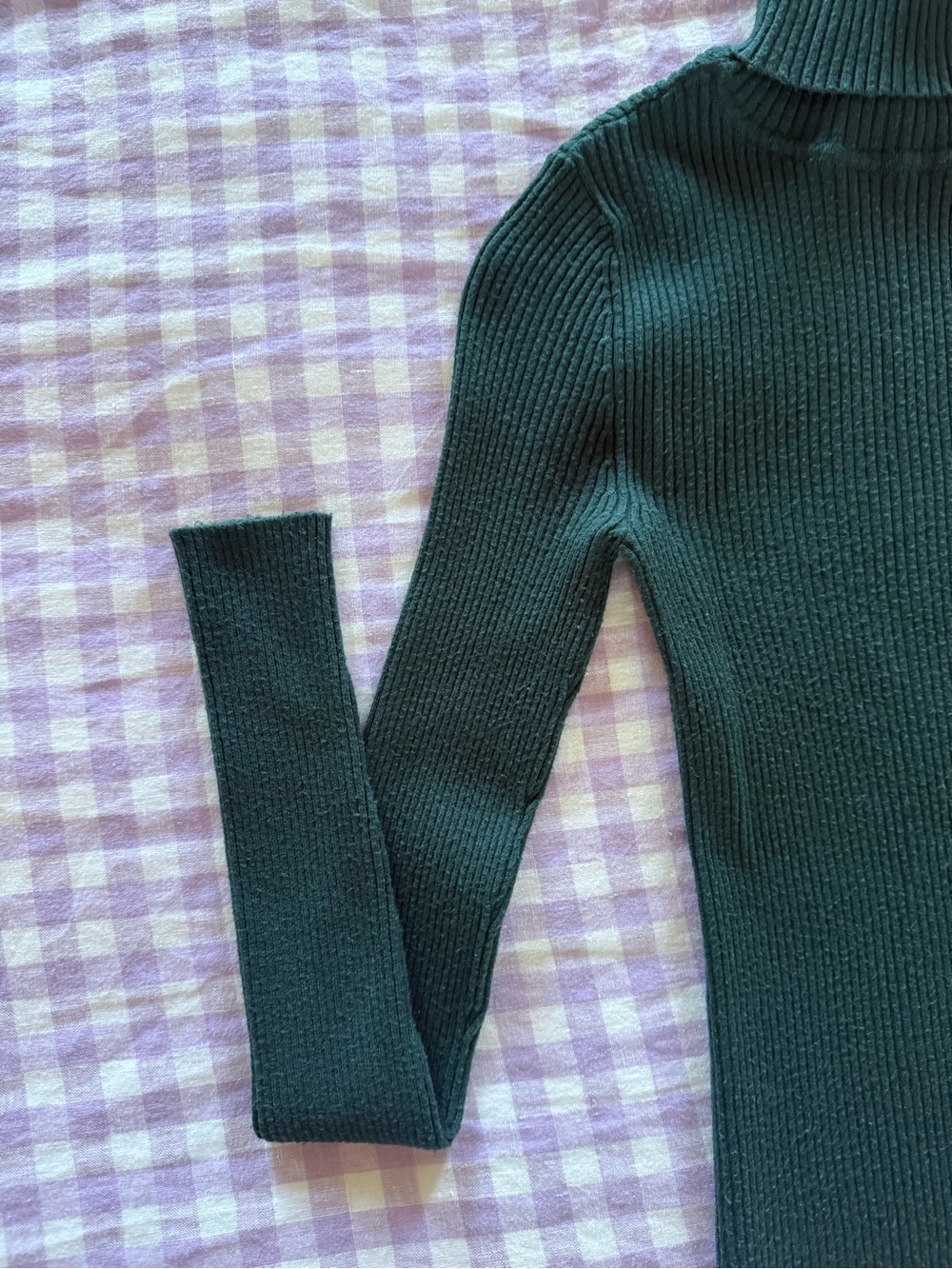 Express Ribbed Turtleneck Top - Picture 3 of 7
